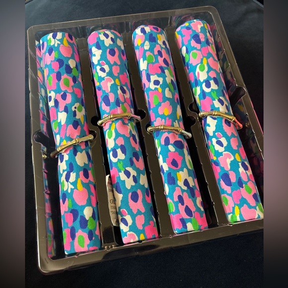 Lilly Pulitzer Hottie Dottie GWP Set of 4 Napkins With Napkin Rings NEW IN BOX - Picture 2 of 7